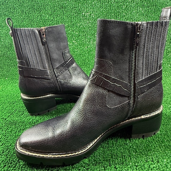 Donald J. Pliner Shoes - Donald J Pliner Women’s Black Leather Harness Ankle Boots Size 8